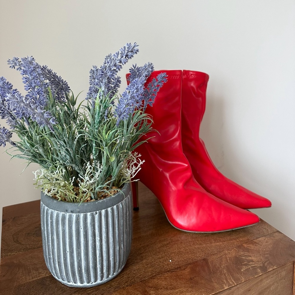 Red Heels - Picture 2 of 5